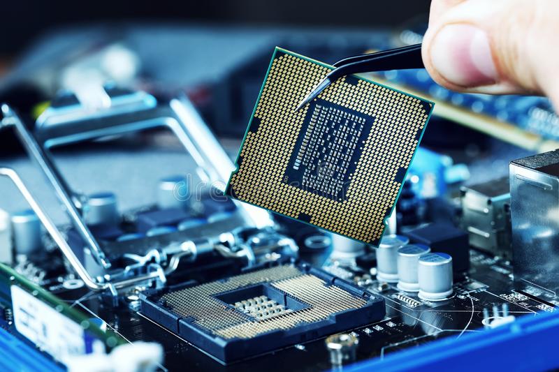 Atendimento técnico de informática, abertura de chamada técnica, agendamento de visita, orçamentos, informações sobre serviços